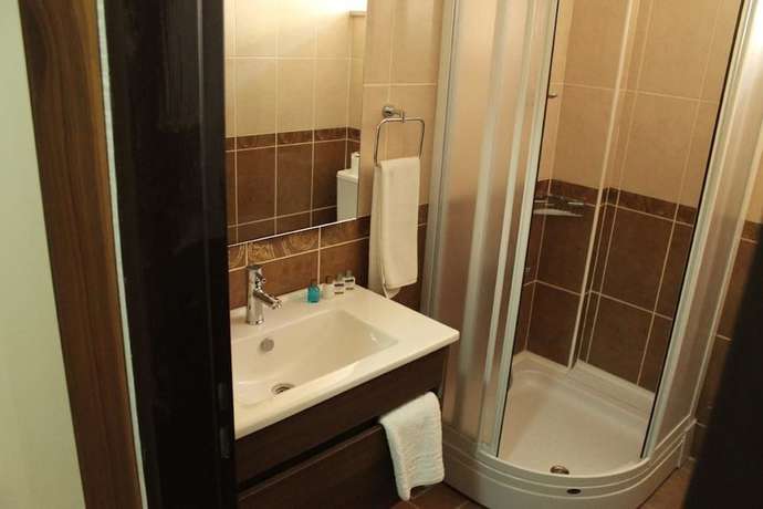 Imagen de la habitación del Hotel Lotis. Foto 8