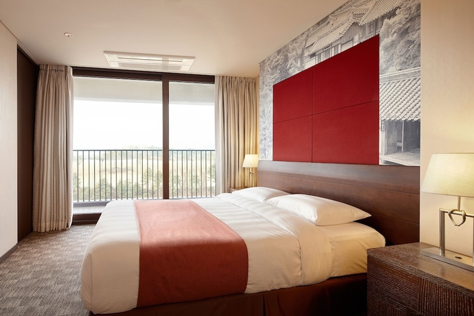 Imagen de la habitación del Hotel Lotte Buyeo Resort. Foto 7