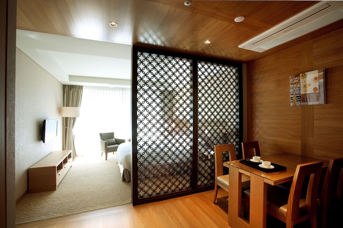 Imagen de la habitación del Hotel Lotte Buyeo Resort. Foto 13