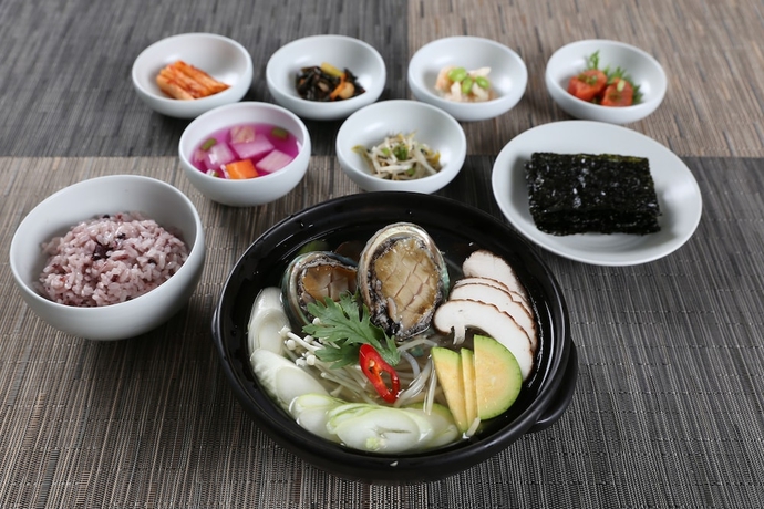 Imagen de la habitación del Hotel Lotte Resort Jeju Artvillas. Foto 8