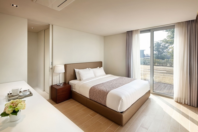 Imagen de la habitación del Hotel Lotte Resort Jeju Artvillas. Foto 11