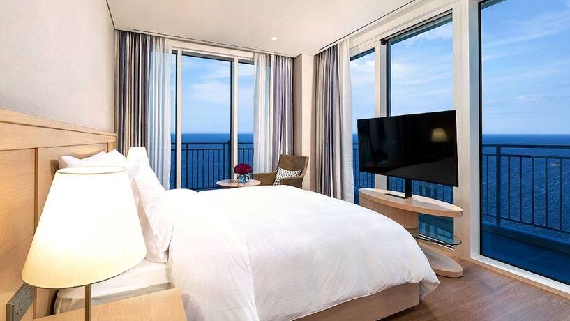 Imagen de la habitación del Hotel Lotte Resort Sokcho. Foto 8