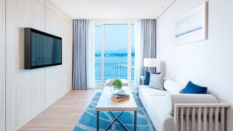 Imagen de la habitación del Hotel Lotte Resort Sokcho. Foto 9