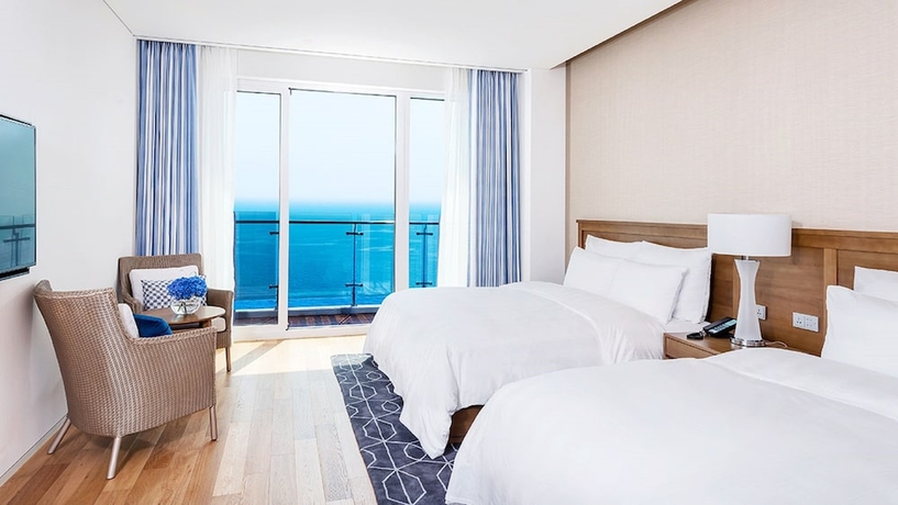 Imagen de la habitación del Hotel Lotte Resort Sokcho. Foto 15