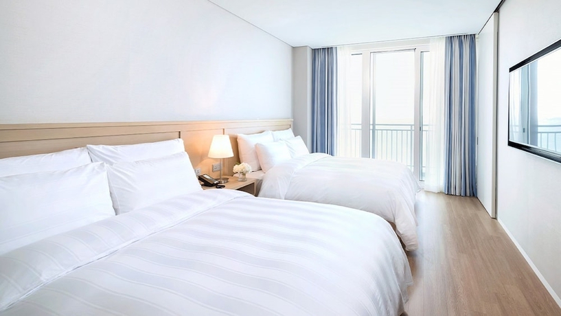 Imagen de la habitación del Hotel Lotte Resort Sokcho. Foto 16