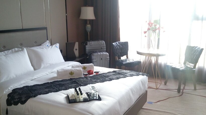 Imagen general del Hotel Lotus Blu Hotel. Foto 6