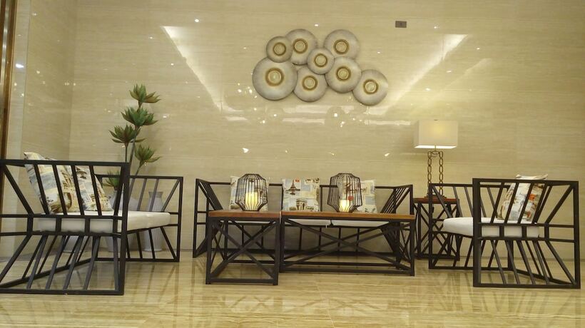 Imagen general del Hotel Lotus Blu Hotel. Foto 9