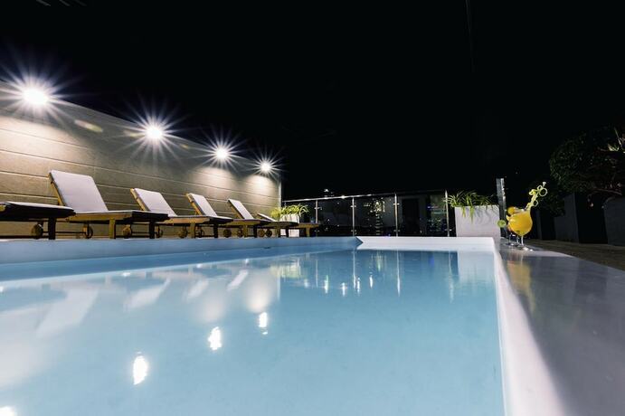 Imagen de la piscina del Hotel Lotus Boutique. Foto 19