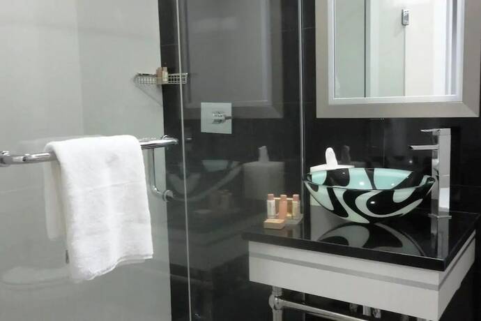 Imagen de la habitación del Hotel Lotus Boutique Inn and Suites. Foto 11