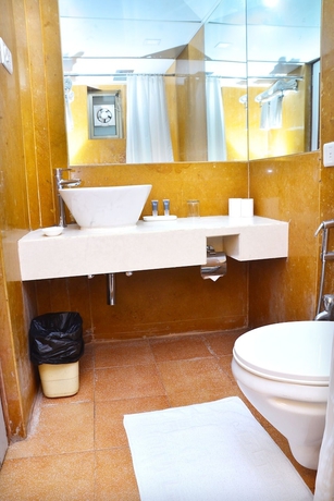 Imagen de la habitación del Hotel Lotus Eco Beach Resort-goa. Foto 7