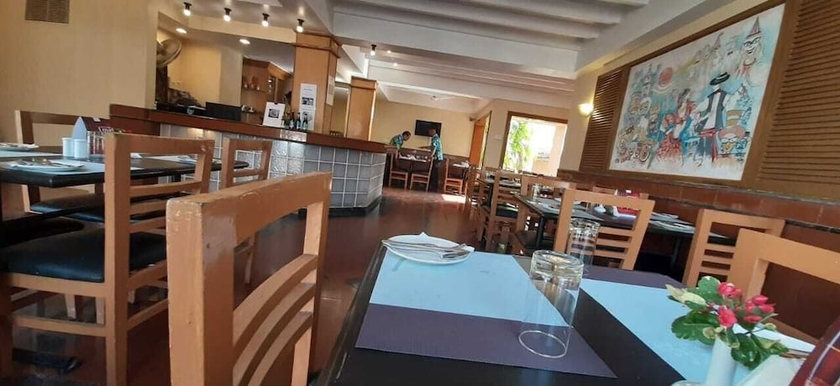 Imagen del bar/restaurante del Hotel Lotus Eco Beach Resort-goa. Foto 3