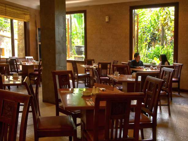 Imagen del bar/restaurante del Hotel Lotus Garden. Foto 2