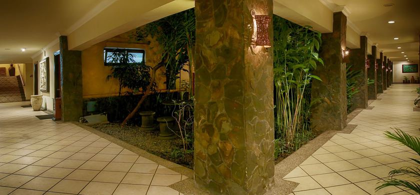 Imagen de los interiores del Hotel Lotus Garden. Foto 18