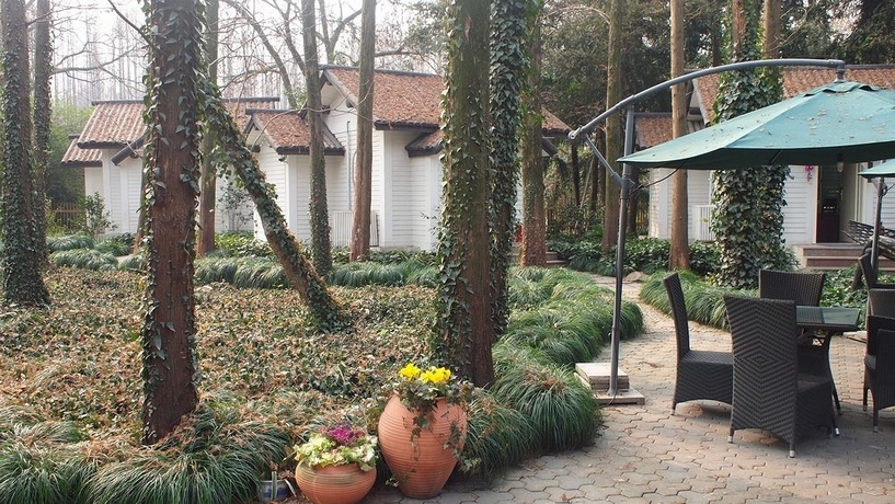 Imagen de los exteriores del Hotel Lotus Glade 52. Foto 7