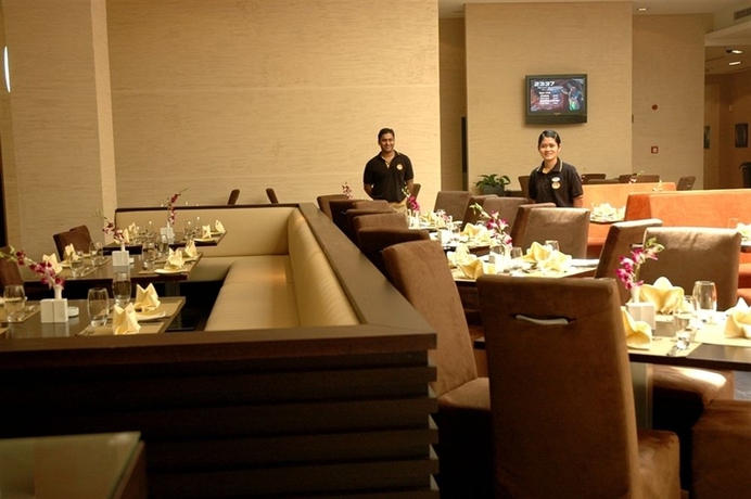 Imagen del bar/restaurante del Hotel Lotus Grand Apartments. Foto 4