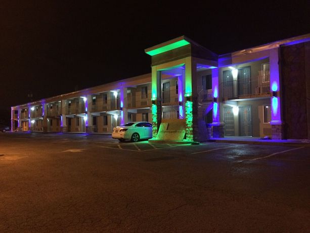 Imagen general del Hotel Lotus Inn And Suites. Foto 1