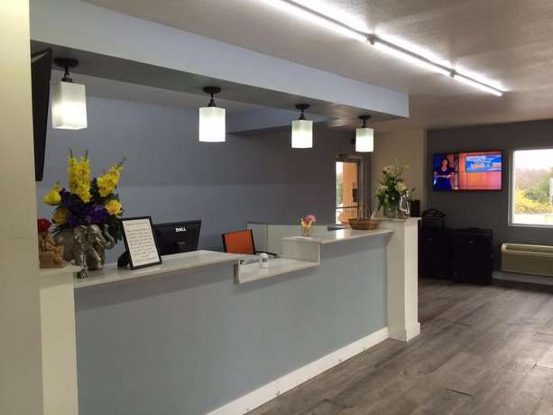 Imagen de los interiores del Hotel Lotus Inn And Suites. Foto 20