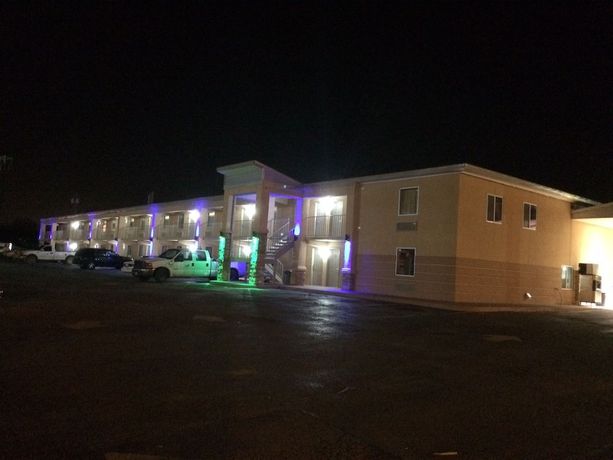 Imagen general del Hotel Lotus Inn And Suites. Foto 5