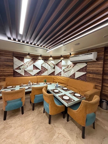 Imagen del bar/restaurante del Hotel Lotus, Kanpur. Foto 2