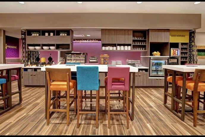 Imagen del bar/restaurante del Hotel Lotus Newport. Foto 2