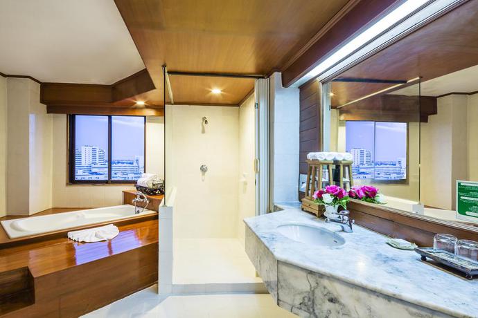 Imagen de la habitación del Hotel Lotus Pang Suan Kaew. Foto 10