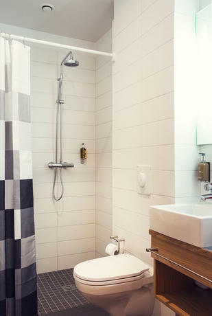 Imagen de la habitación del Hotel Lotus, Reykjavik. Foto 6