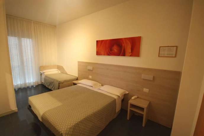 Imagen de la habitación del Hotel Lotus, Rimini. Foto 8