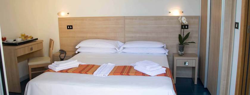 Imagen de la habitación del Hotel Lotus, Rimini. Foto 10