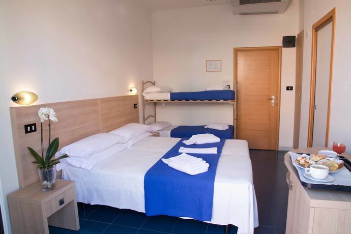 Imagen de la habitación del Hotel Lotus, Rimini. Foto 11