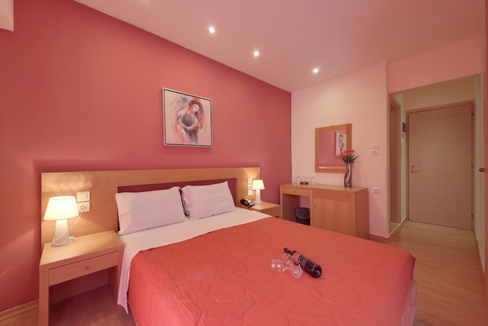 Imagen de la habitación del Hotel Lotus Rise. Foto 2