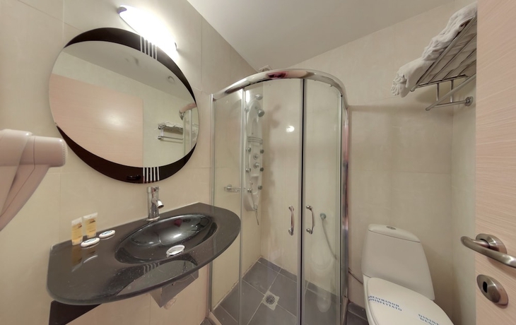 Imagen de la habitación del Hotel Lotus Rise. Foto 8