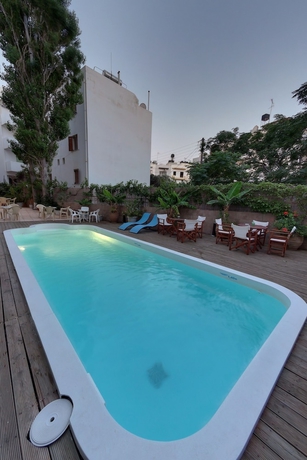 Imagen de la piscina del Hotel Lotus Rise. Foto 16