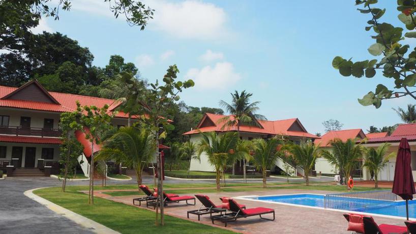 Imagen de la piscina del Hotel Lotus Seaview Beach Resort. Foto 10