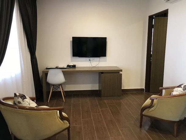 Imagen de la habitación del Hotel Lotus Seaview Beach Resort. Foto 6