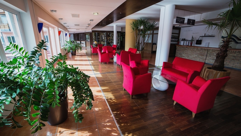 Imagen del bar/restaurante del Hotel Lotus Therme and Spa. Foto 4