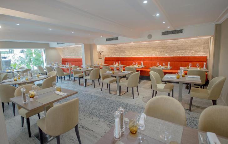 Imagen del bar/restaurante del Hotel Lou Castelet, CARROS. Foto 2