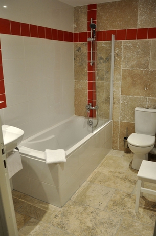 Imagen de la habitación del Hotel Lou Cigaloun. Foto 3