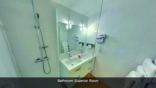 Imagen de la habitación del Hotel Lou Paradou. Foto 13