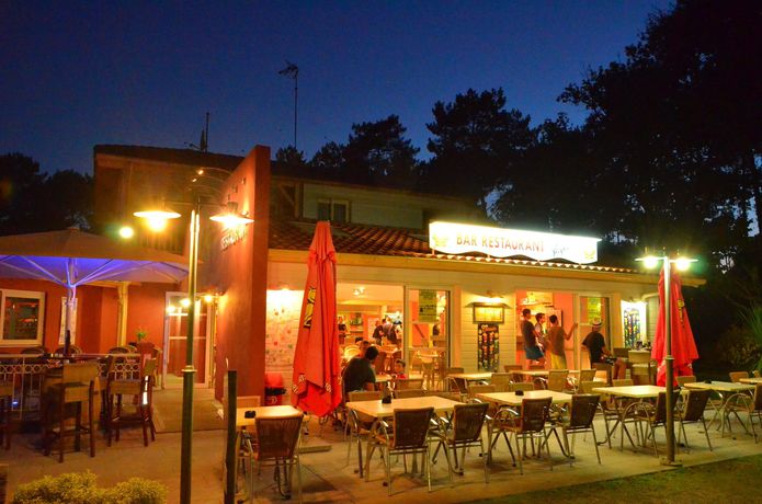 Imagen del bar/restaurante del Hotel Lou Pignada. Foto 7