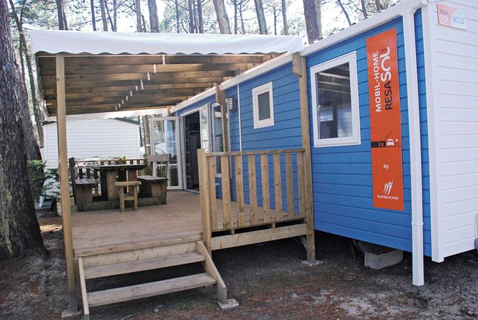 Imagen de la piscina del Hotel Lou Pignada. Foto 19