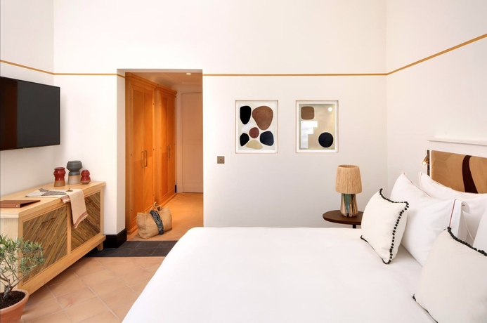 Imagen de la habitación del Hotel Lou Pinet. Foto 8