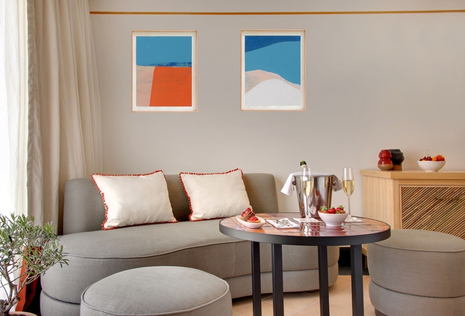 Imagen de la habitación del Hotel Lou Pinet. Foto 13