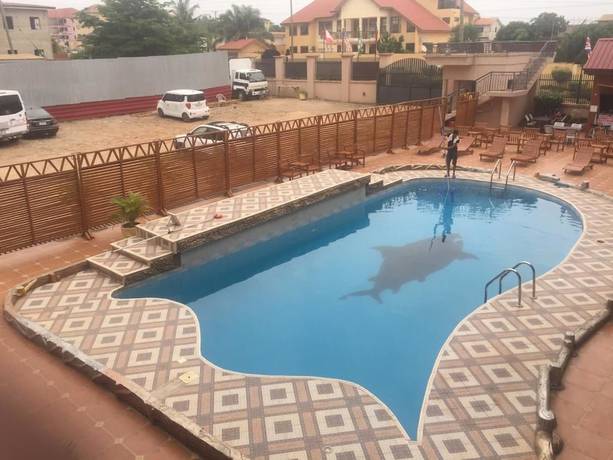 Imagen de la piscina del Hotel Lou Ralph. Foto 18