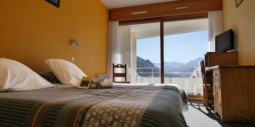 Imagen de la habitación del Hotel Lou Riouclar. Foto 6