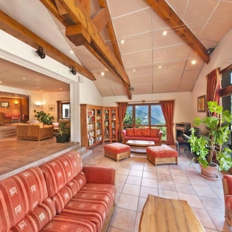 Imagen de los interiores del Hotel Lou Riouclar. Foto 15