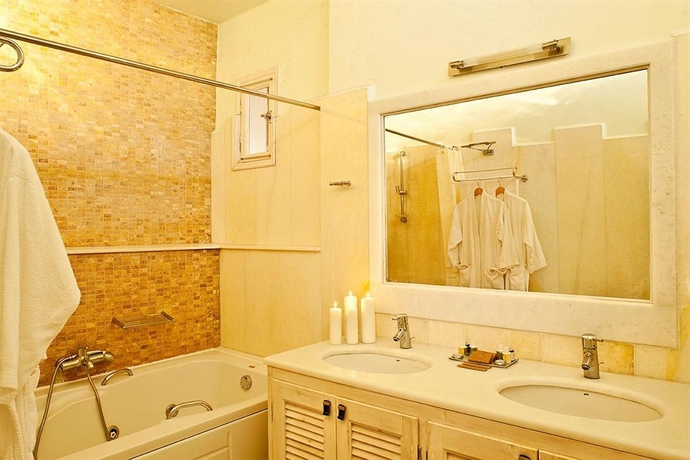 Imagen de la habitación del Hotel Loucas On The Cliff. Foto 5