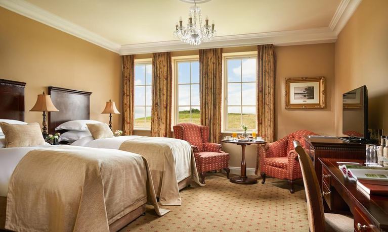 Imagen de la habitación del Hotel Lough Erne Resort. Foto 1