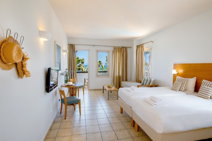 Imagen de la habitación del Hotel Louis Althea beach. Foto 4