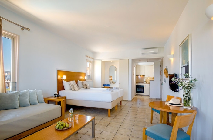 Imagen de la habitación del Hotel Louis Althea beach. Foto 6