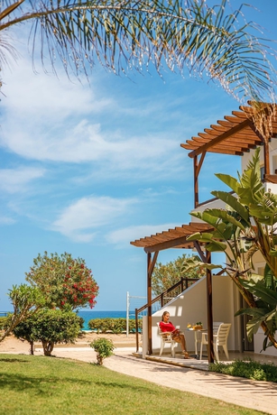 Imagen de la habitación del Hotel Louis Althea beach. Foto 15